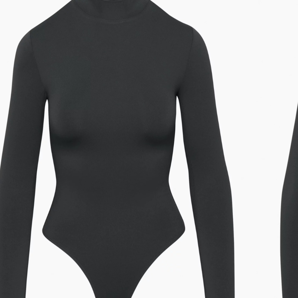 Aritzia Babaton Contour bodysuit